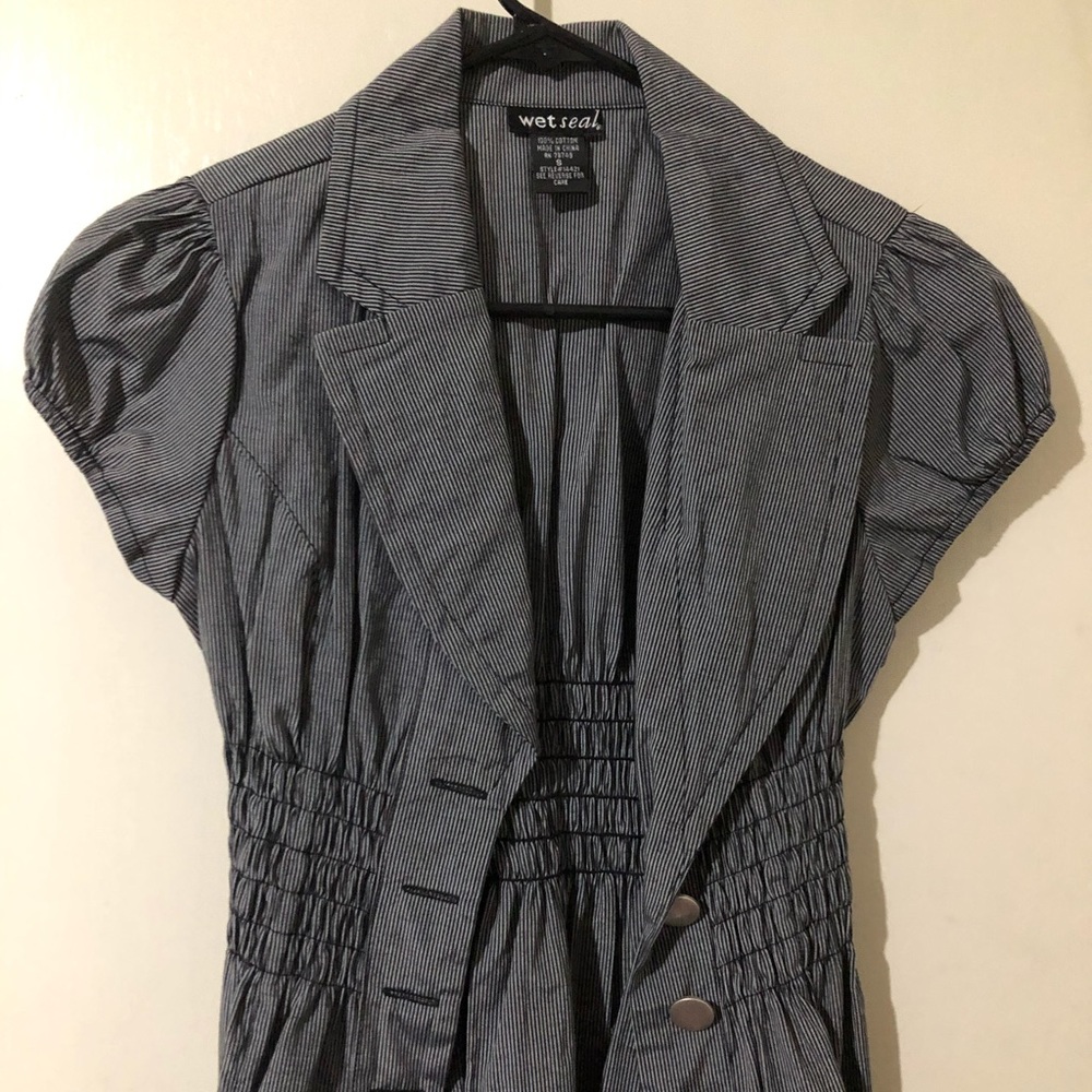 Wet Seal work top